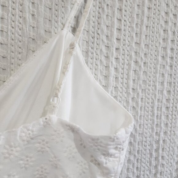 Francesca's Jun & Ivy White Textured Qwinn Eyelet Mini Dress Women's Size Medium - Picture 5 of 16